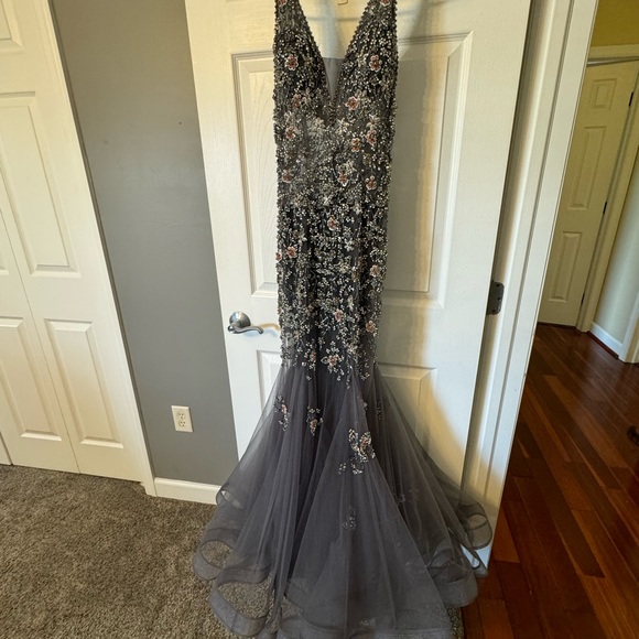 Beautiful Jovani Formal Dress - Picture 6 of 11